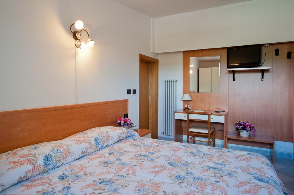 Hotel Il Quadrifoglio Cascia Chambre photo