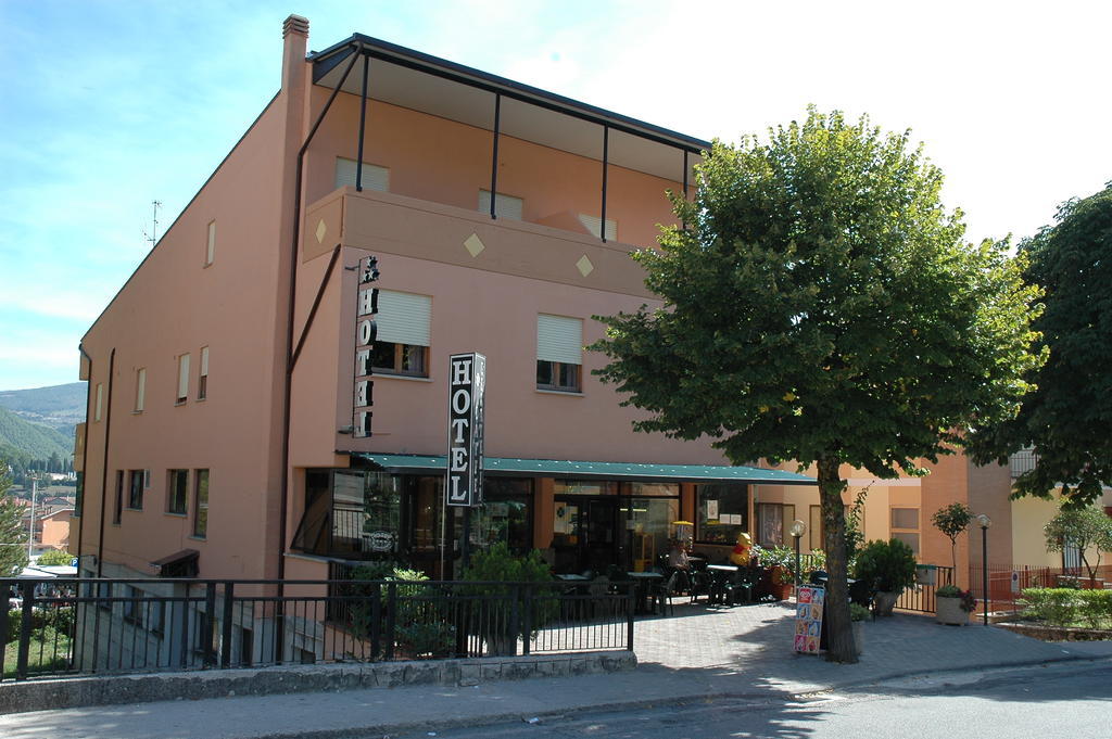 Hotel Il Quadrifoglio Cascia Extérieur photo
